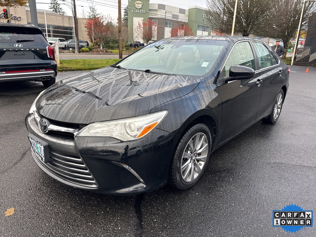 2017 Toyota Camry XLE photo 3
