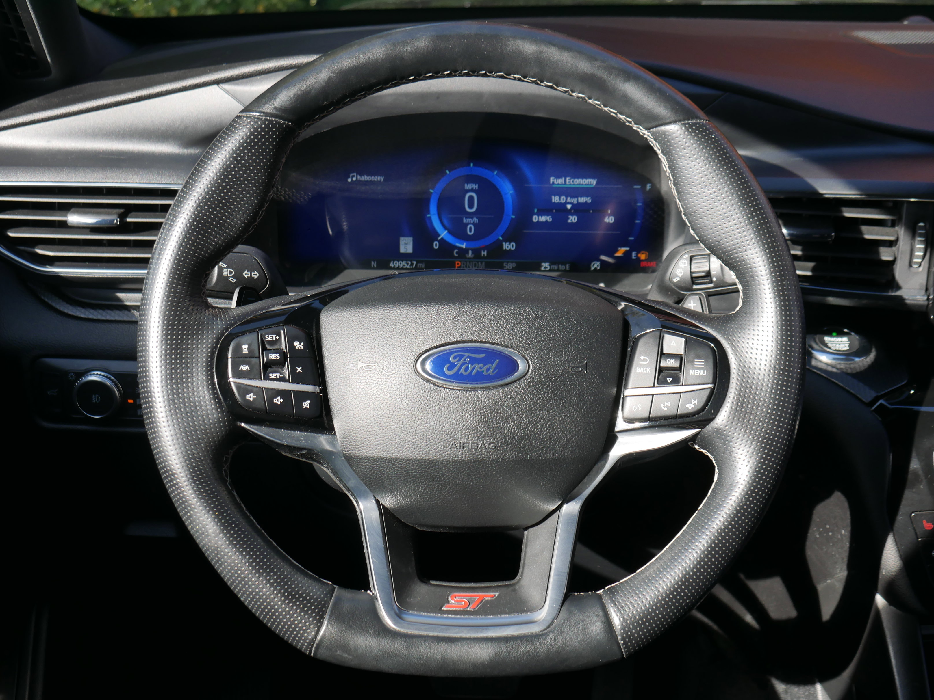 2021 Ford Explorer ST photo 4