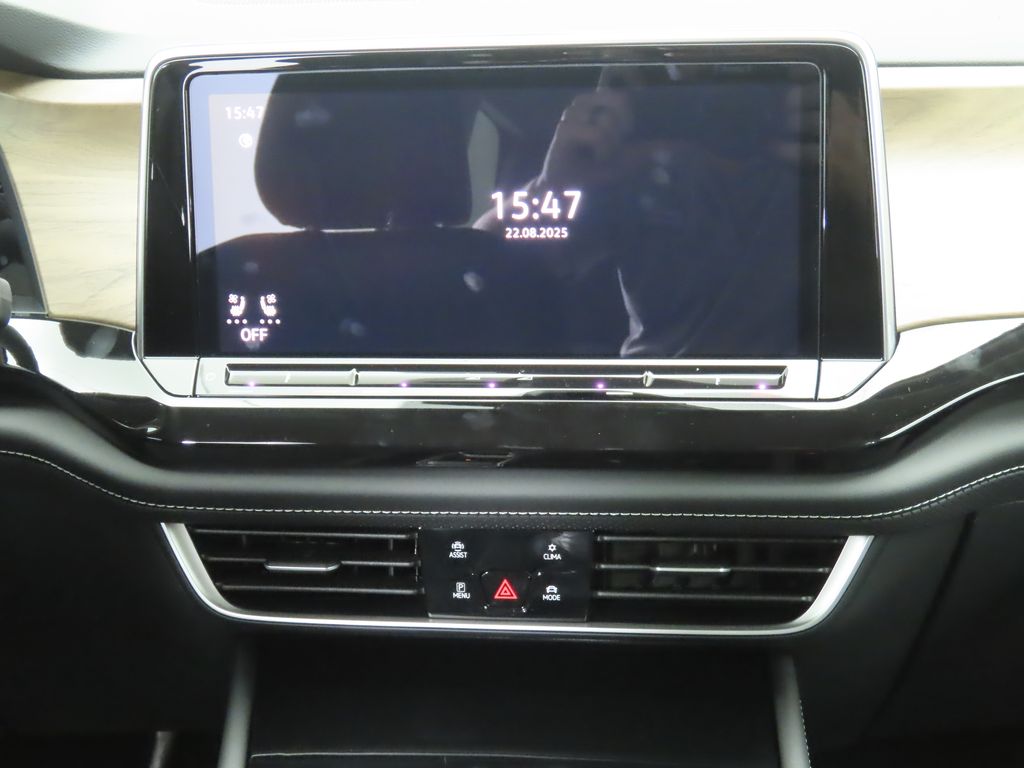 2026 Volkswagen Atlas SE Technology photo 14