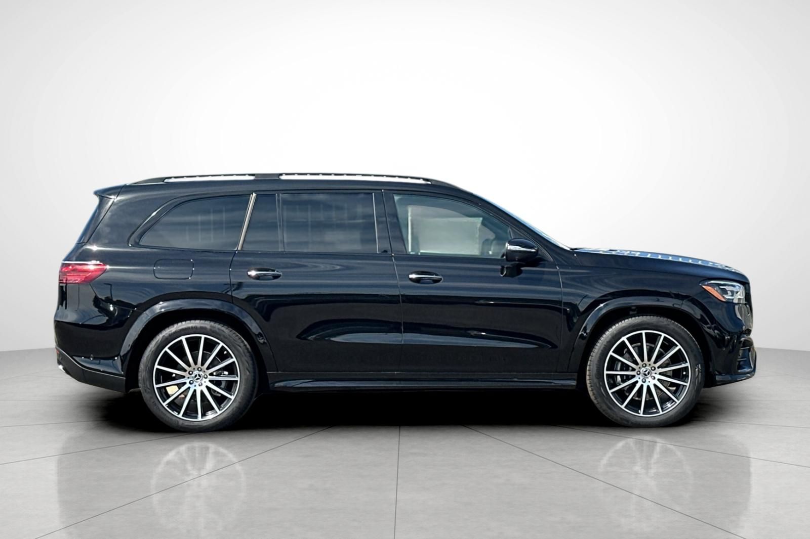 2025 Mercedes Benz GLS 450 4MATIC photo 29