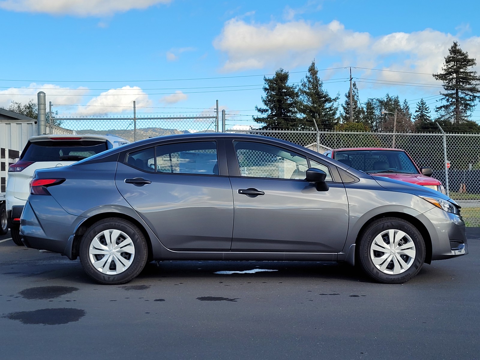 2025 Nissan Versa S photo 4