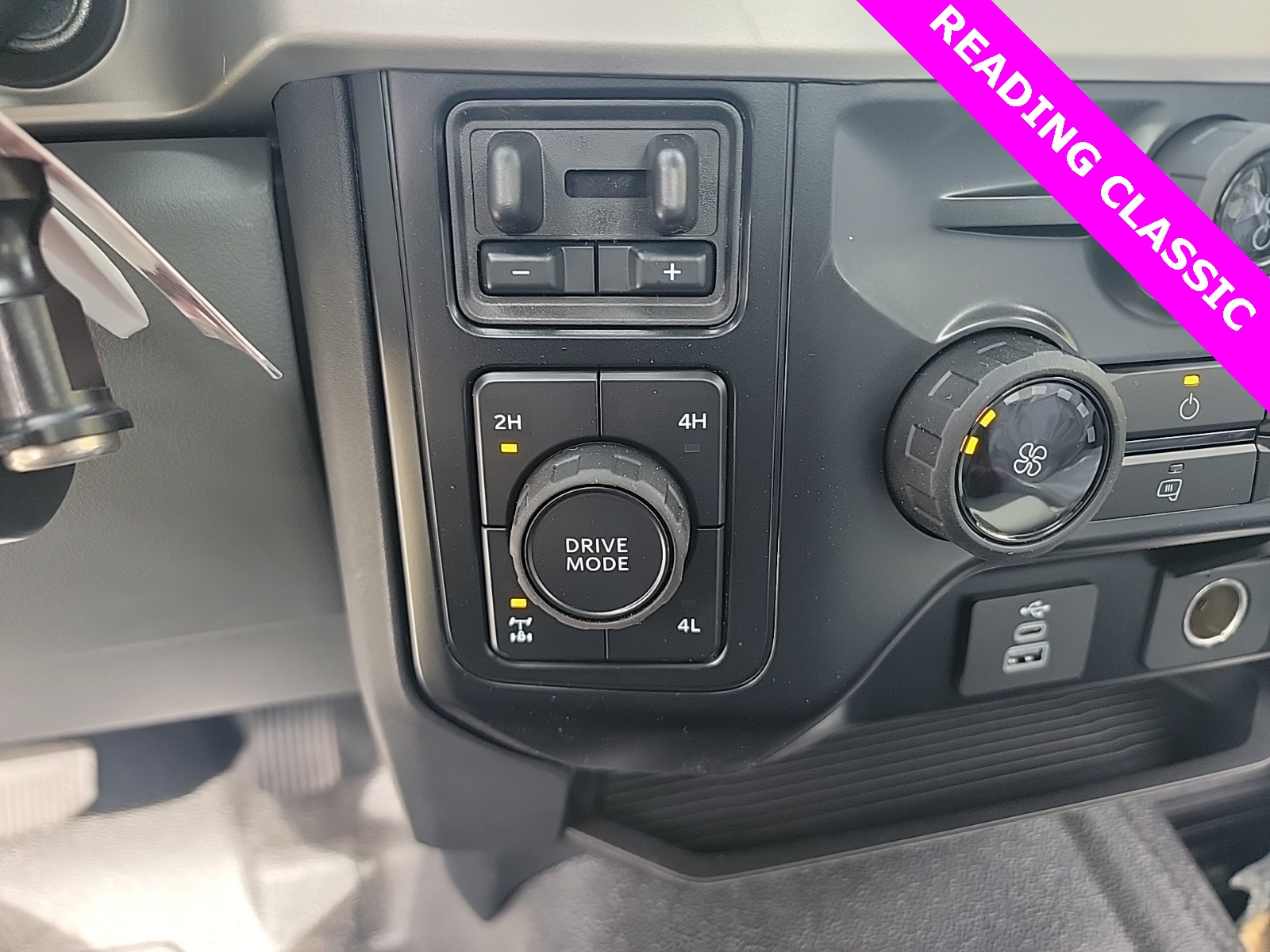 2025 Ford F-350 photo 25