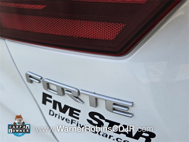 2023 Kia Forte GT photo 11