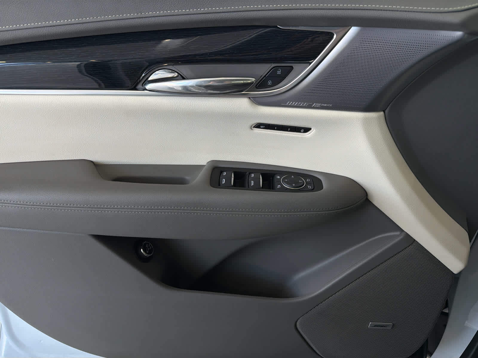 2025 Cadillac XT6 Premium Luxury photo 11