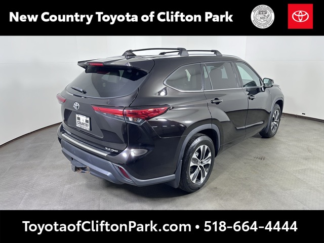 2020 Toyota Highlander XLE photo 3