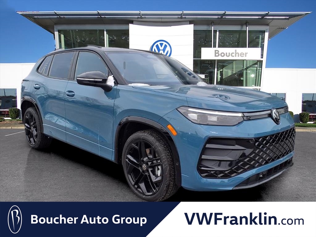 2026 Volkswagen Tiguan SE R-LINE BLACK's photo