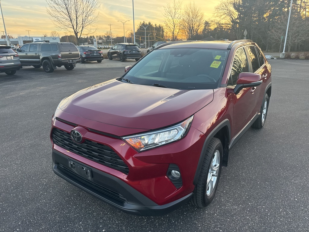 2020 Toyota RAV4 XLE photo 2