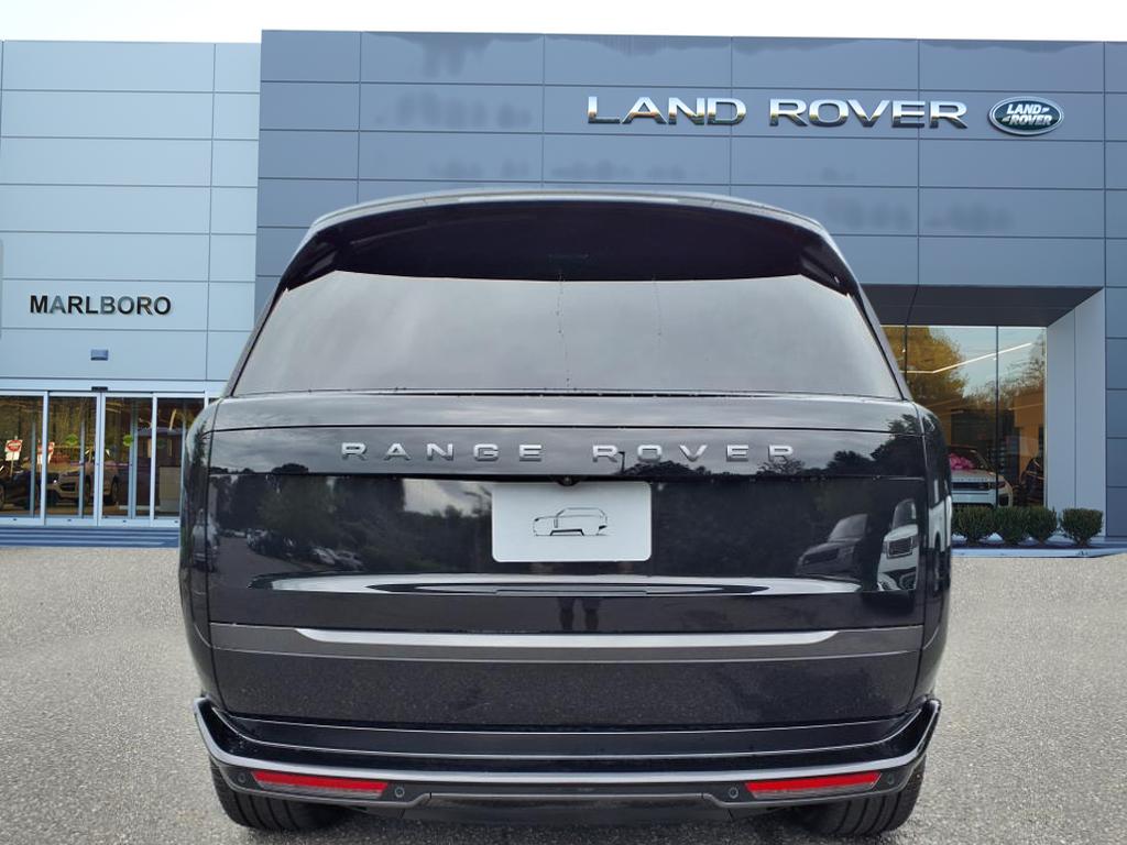 2025 Land Rover Range Rover SE photo 6