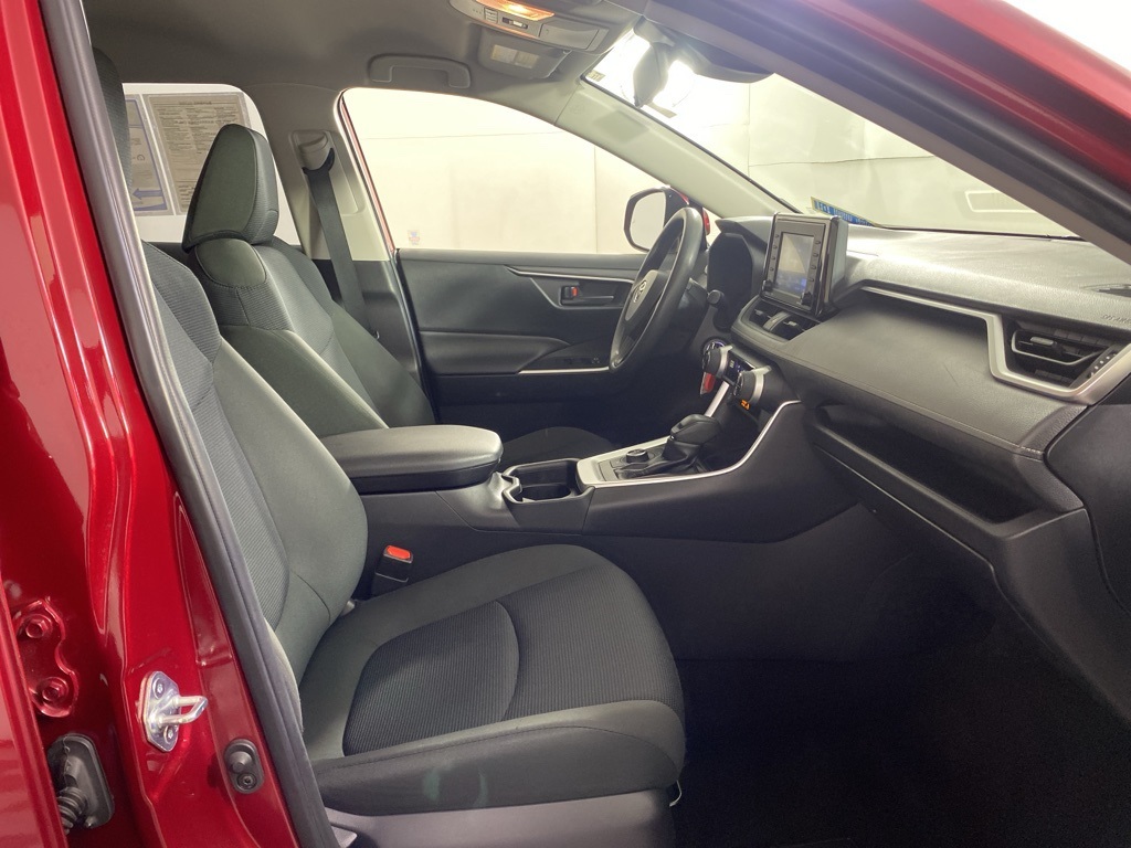 2020 Toyota RAV4 Hybrid LE photo 24