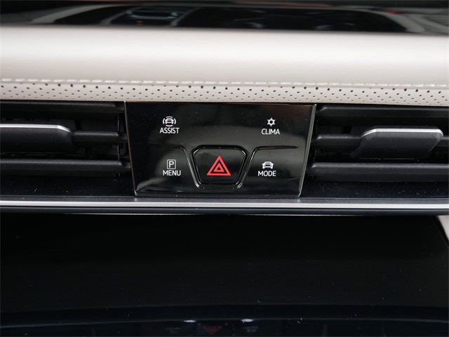 2025 Volkswagen Atlas SE Technology photo 30