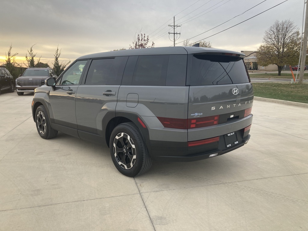 2024 Hyundai Santa Fe SE photo 2