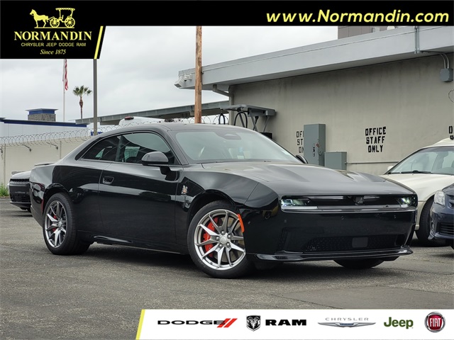 New 2025 Diamond Black Crystal Pearlcoat Dodge R/T Scat Pack image 1