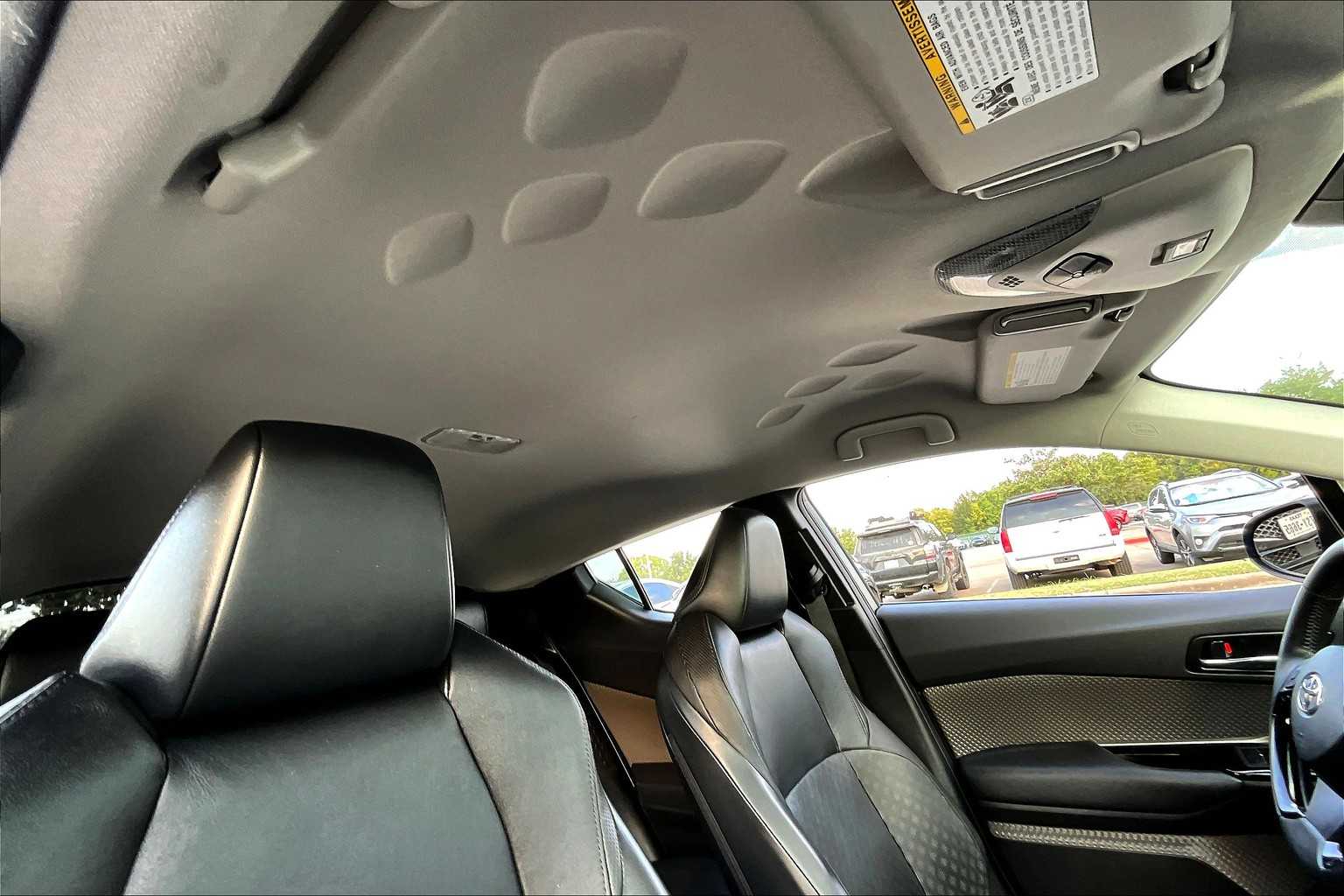 2020 Toyota C-HR Limited photo 13