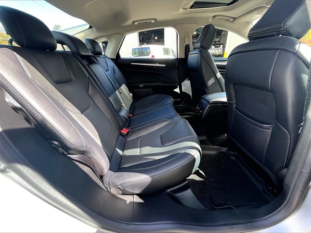 2020 Ford Fusion Titanium photo 20