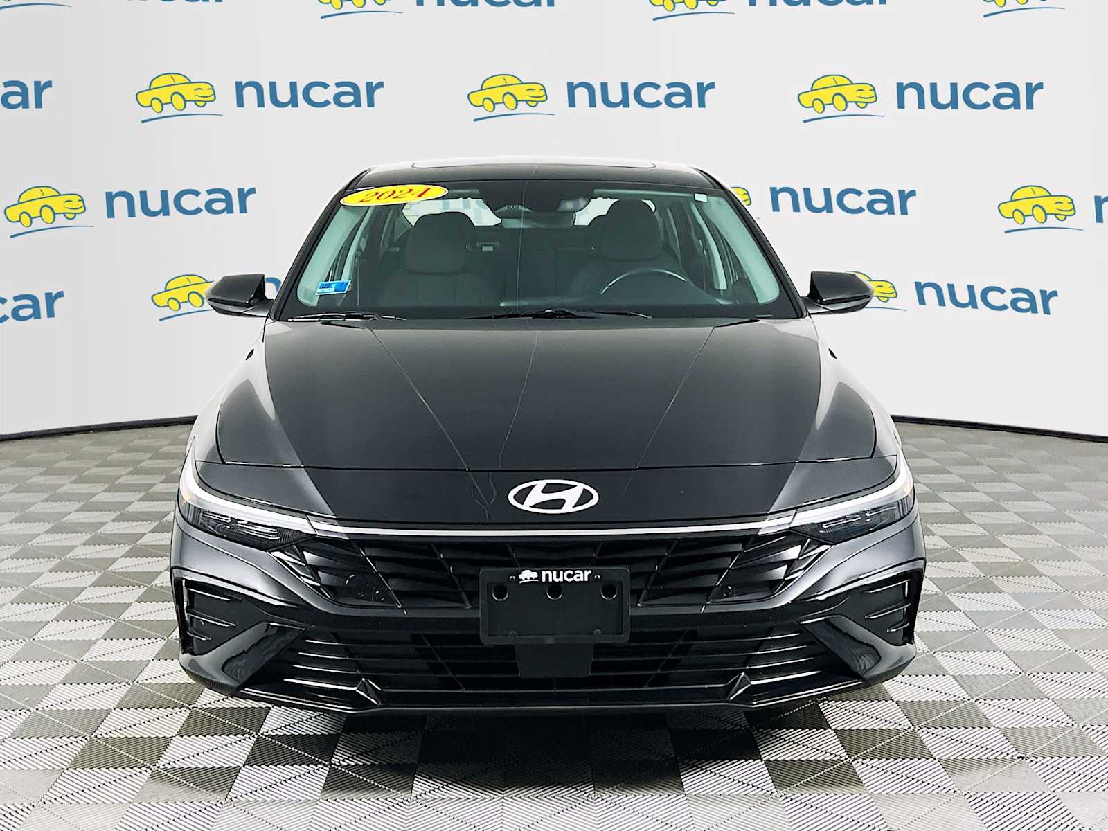 2024 Hyundai Elantra SEL Convenience photo 2