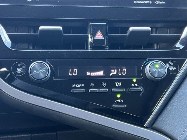 2022 Toyota Camry XLE photo 11