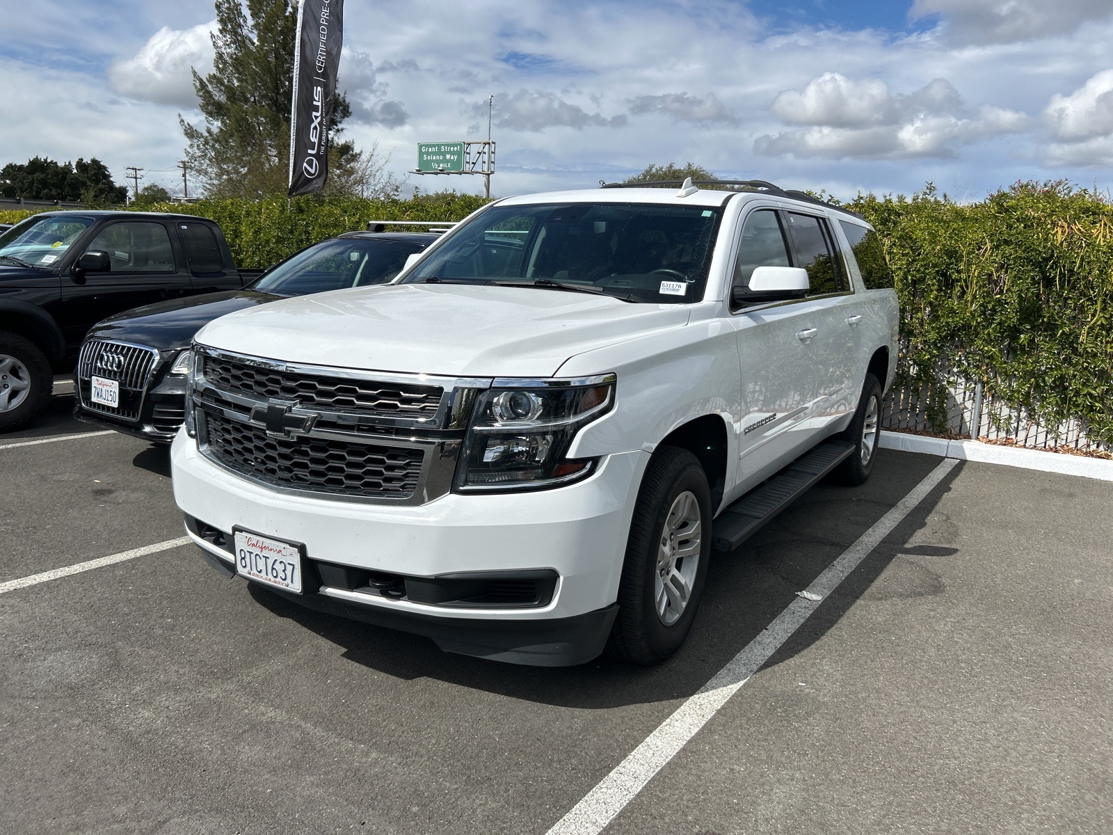 2020 Chevrolet Suburban LS photo 3
