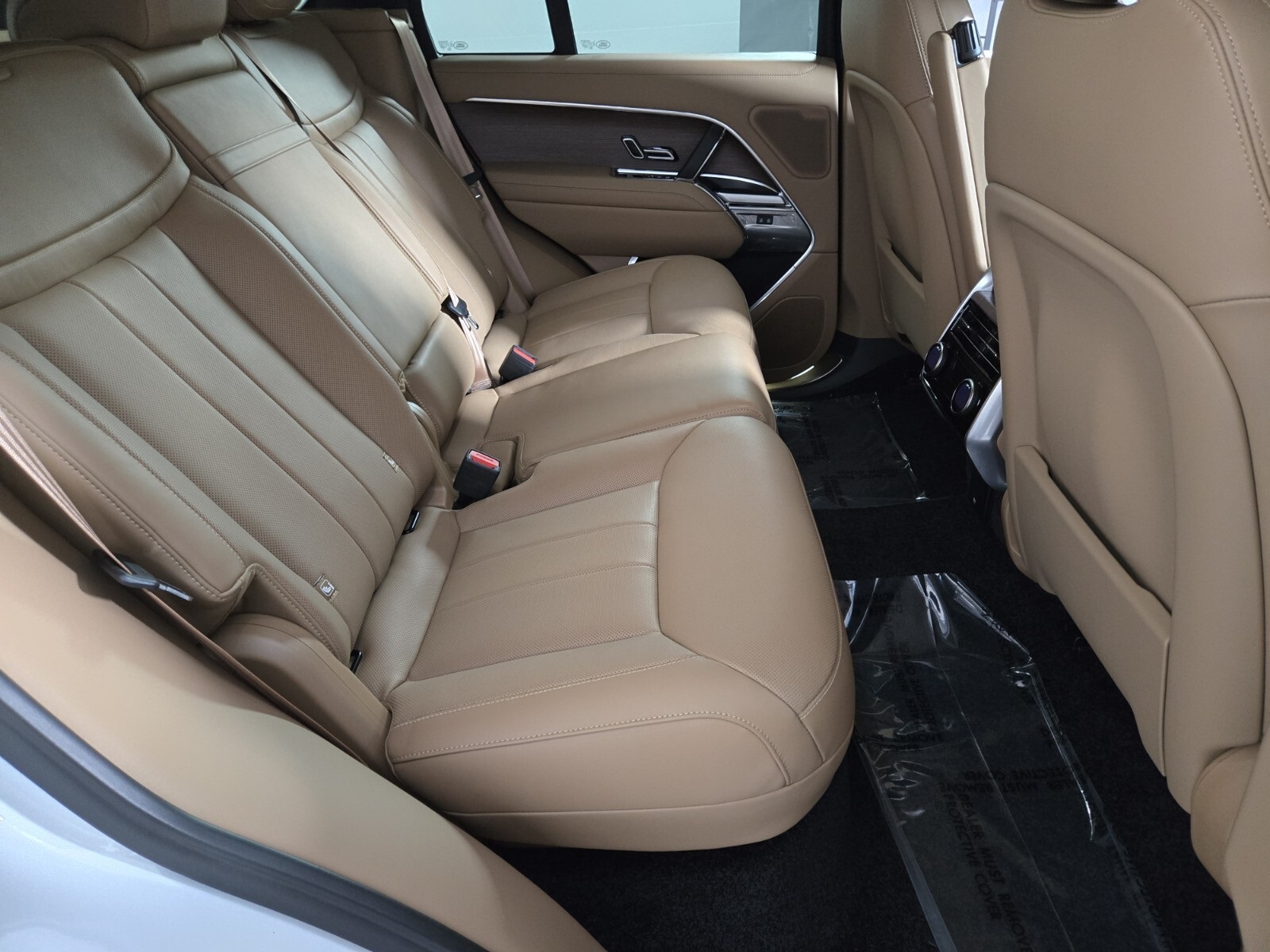 2025 Land Rover Range Rover SE photo 18