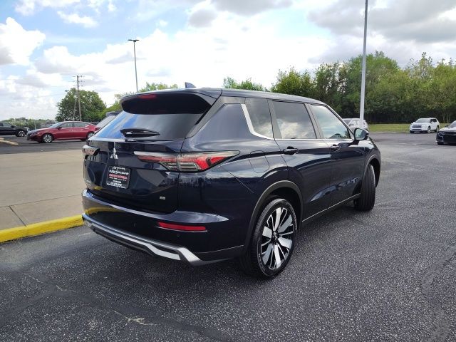 2025 Mitsubishi Outlander SE photo 4