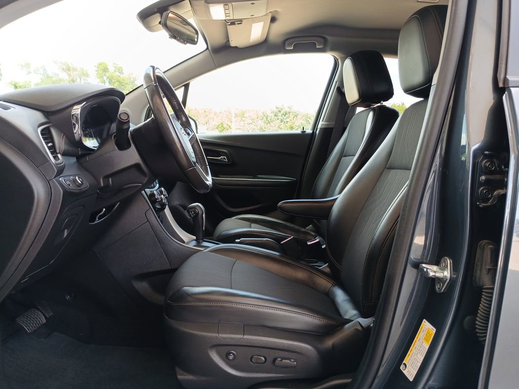 2022 Chevrolet Trax LT photo 18