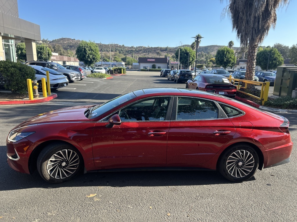 2023 Hyundai Sonata Hybrid Limited photo 2