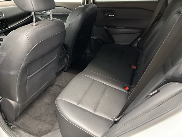 2022 Nissan Rogue SV photo 17
