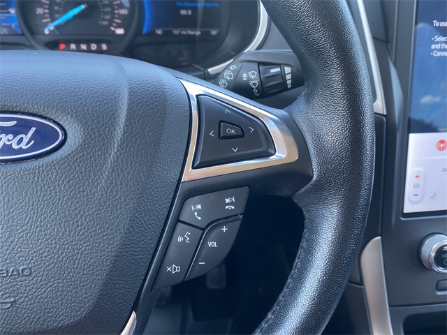 2021 Ford Edge SEL photo 24