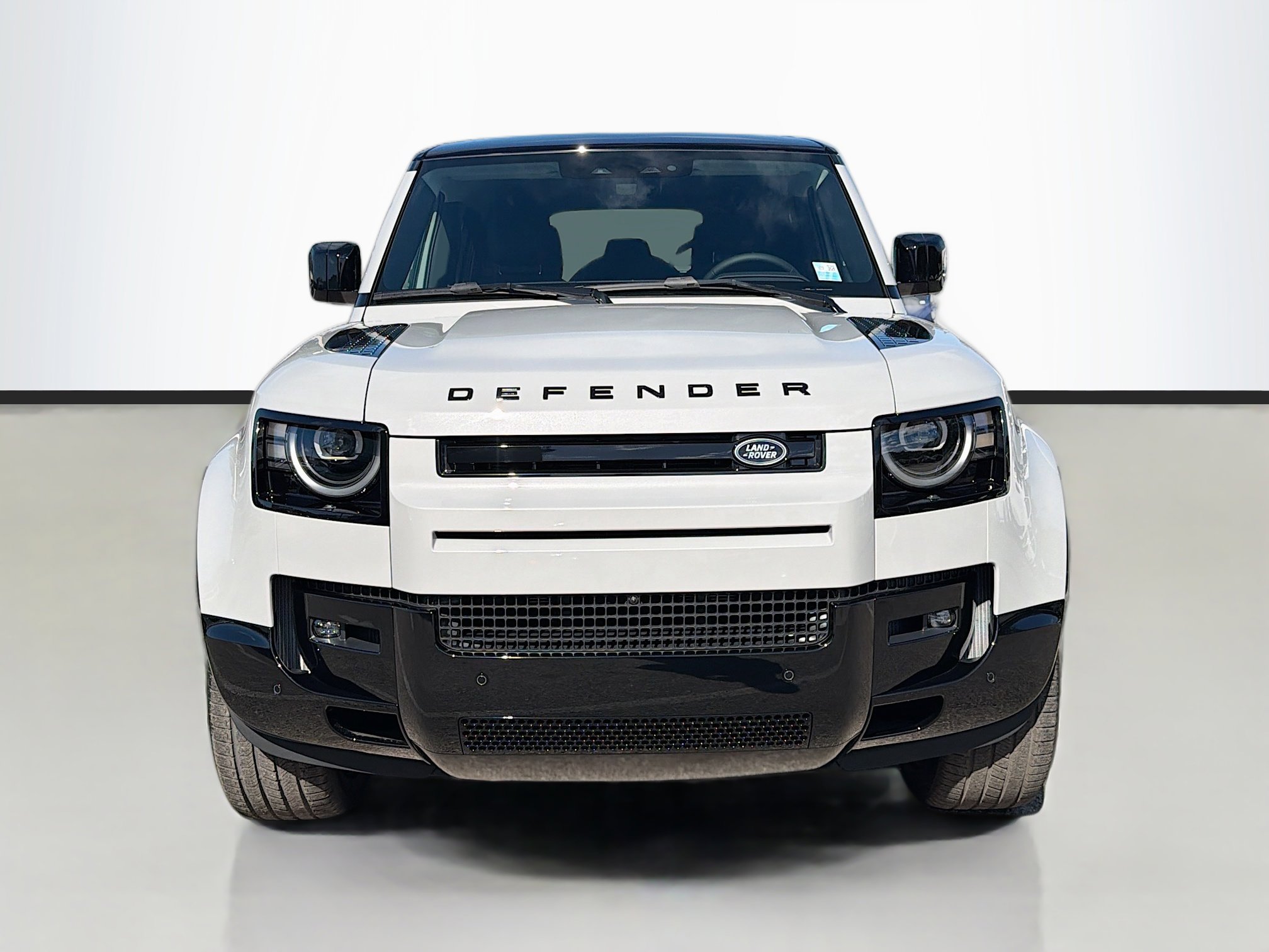 2026 Land Rover Defender 110 X-Dynamic SE photo 4