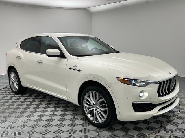 2022 Maserati Levante GT photo 3