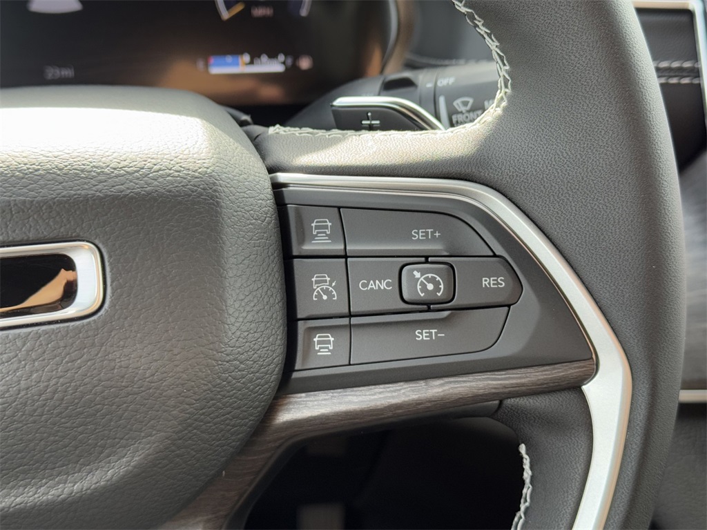 2025 Jeep Grand Cherokee Limited photo 18
