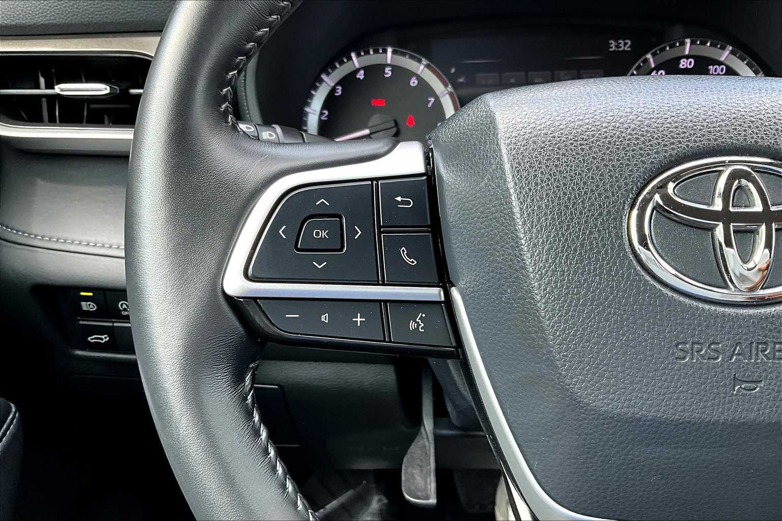 2024 Toyota Highlander LE photo 23