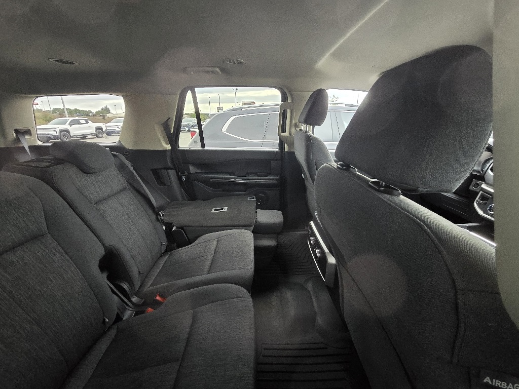 2022 Ford Expedition XLT photo 4