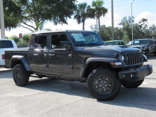 2025 Jeep Gladiator Sport S photo 2