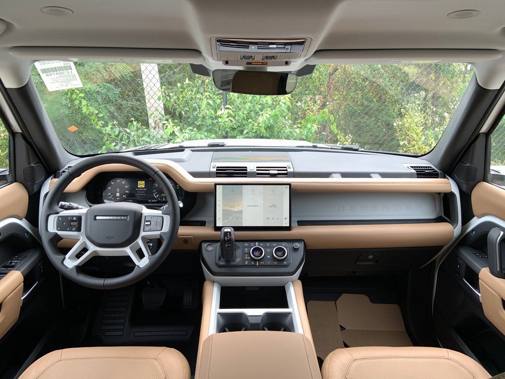2025 Land Rover Defender 110 X-Dynamic SE photo 15