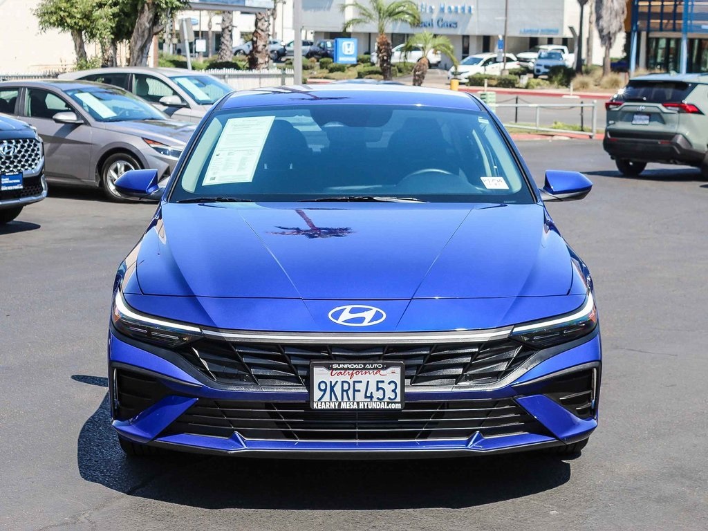 2024 Hyundai Elantra SEL photo 2