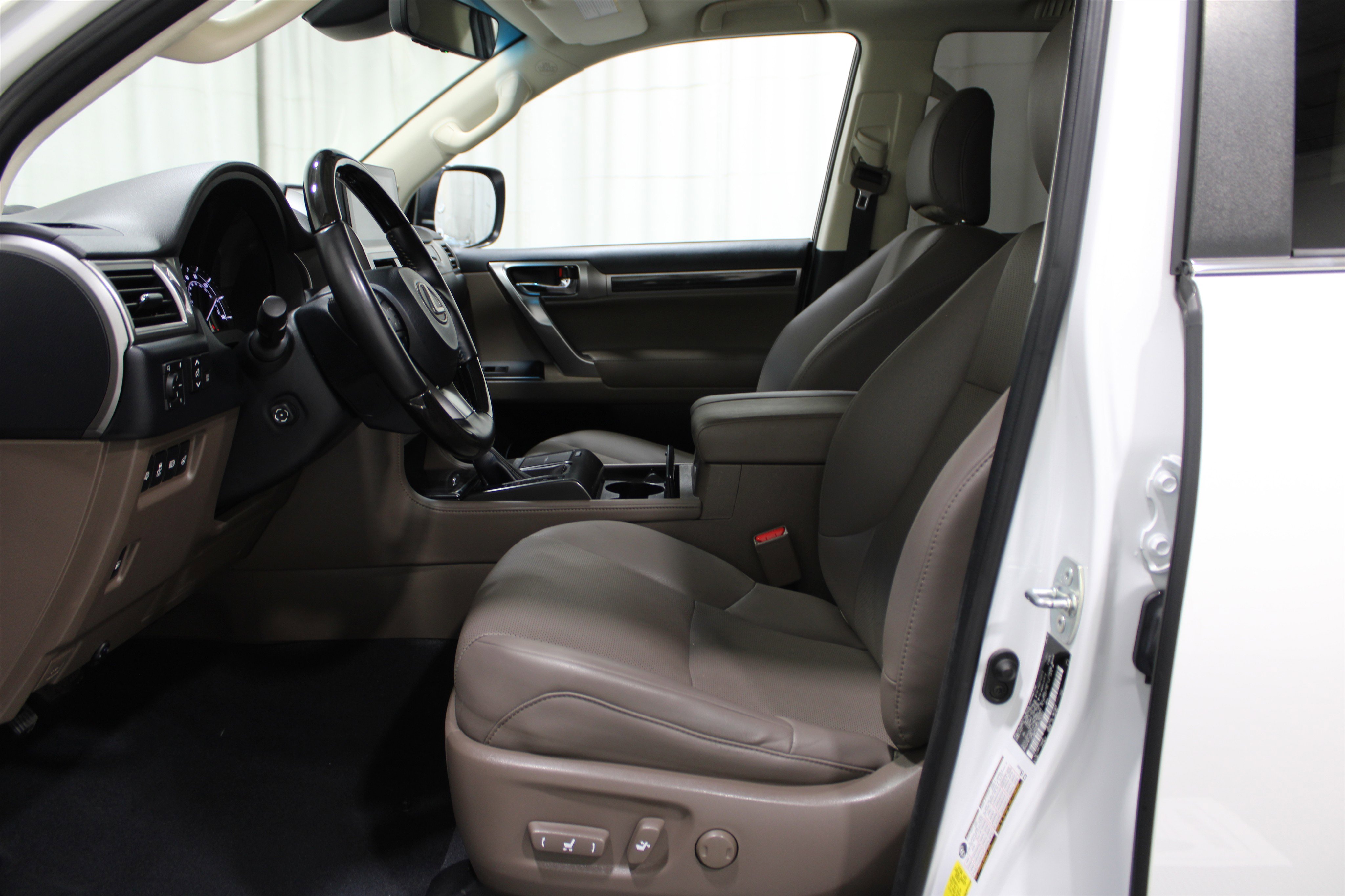 2023 Lexus GX 460 Premium photo 3