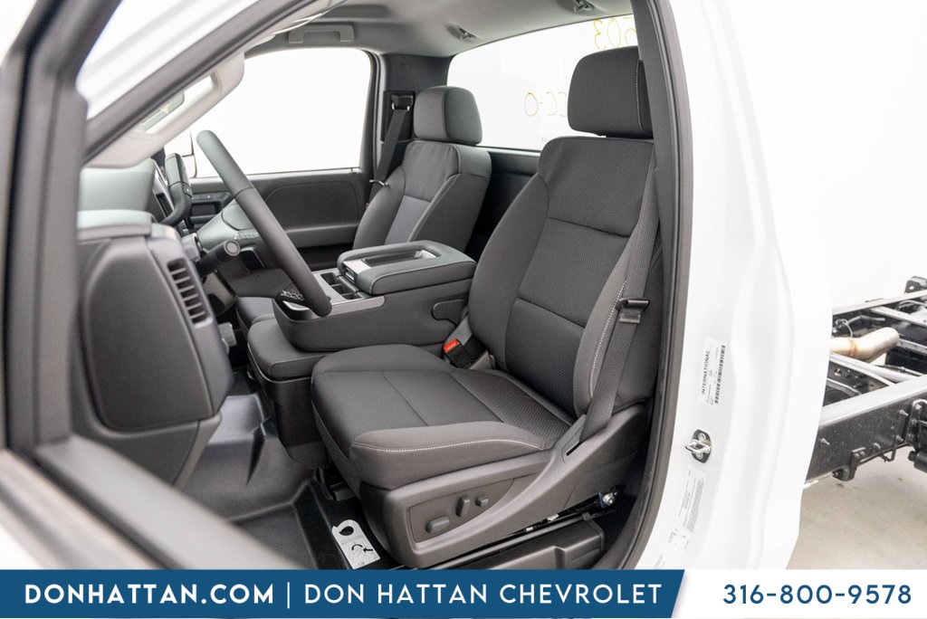 2023 Chevrolet Silverado 4500HD Work Truck photo 5