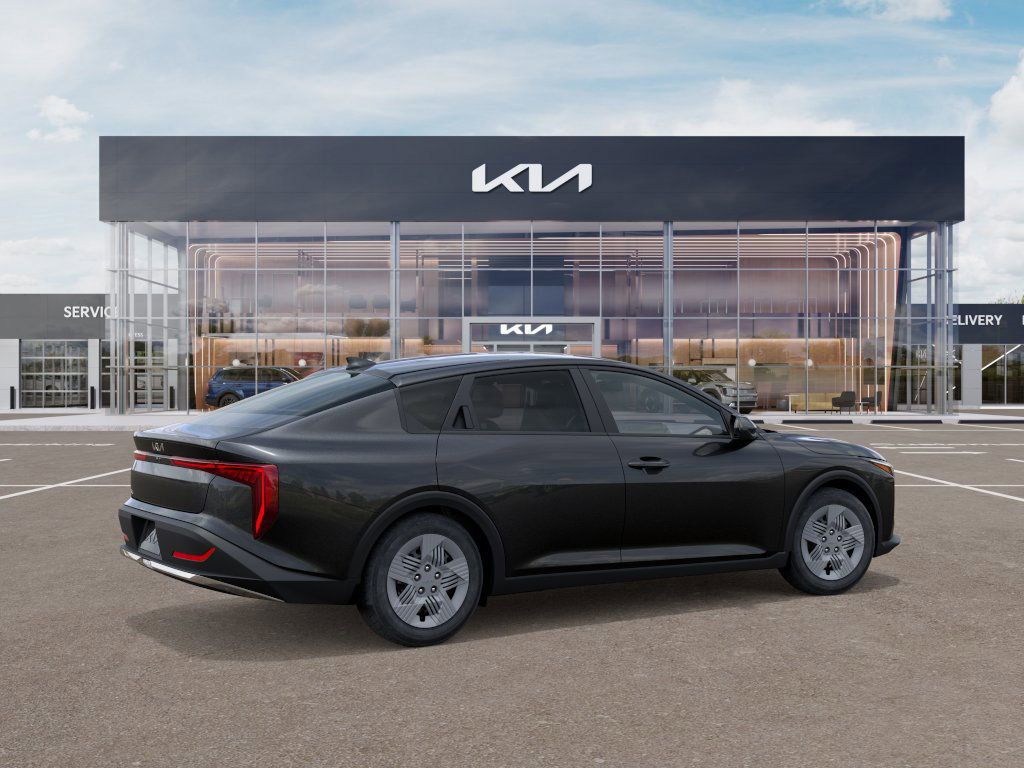 2025 Kia K4 LXS photo 5