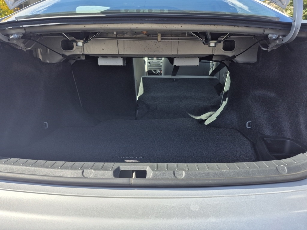 2010 Toyota Corolla LE photo 15