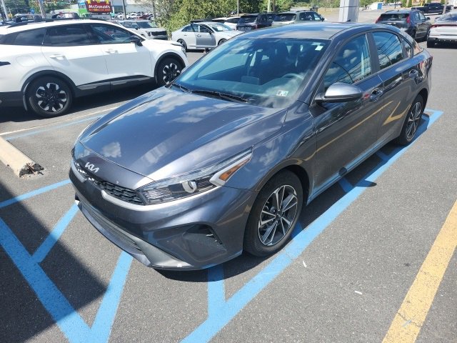 2023 Kia Forte LXS photo 2