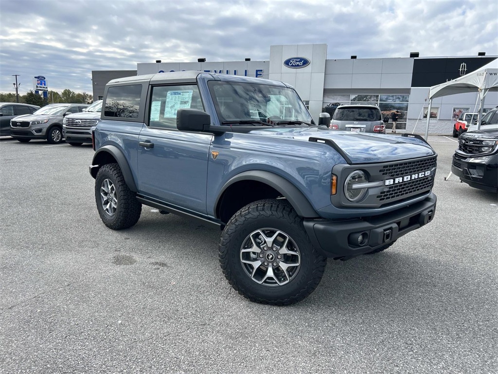 2025 Ford Bronco Badlands photo 2
