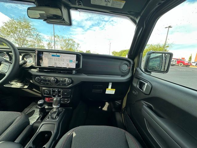 2025 Jeep Wrangler Rubicon photo 29