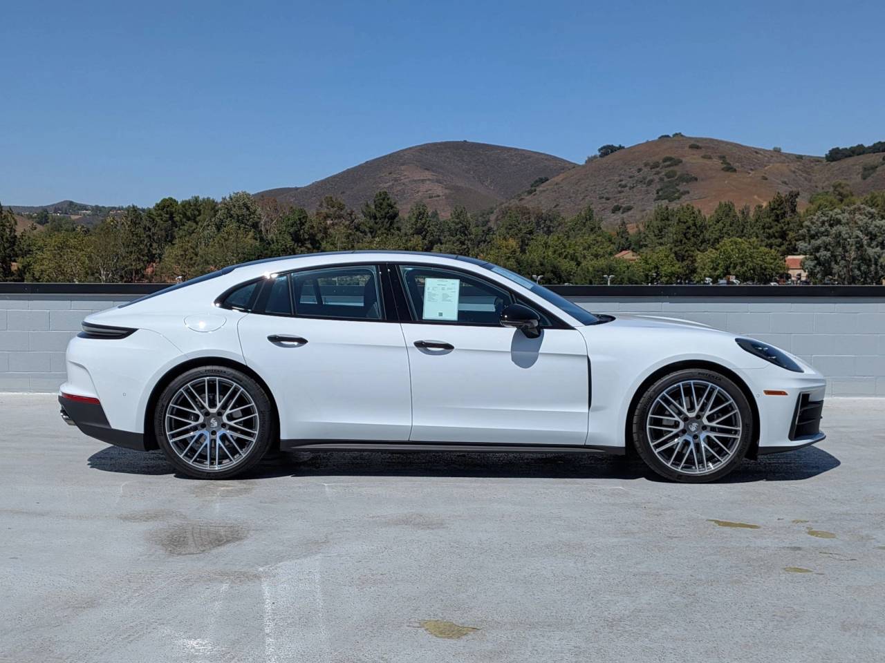 2025 Porsche Panamera Base photo 7