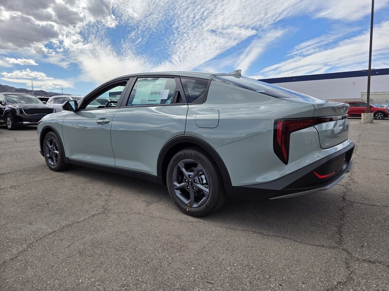 2025 Kia K4 LXS photo 4