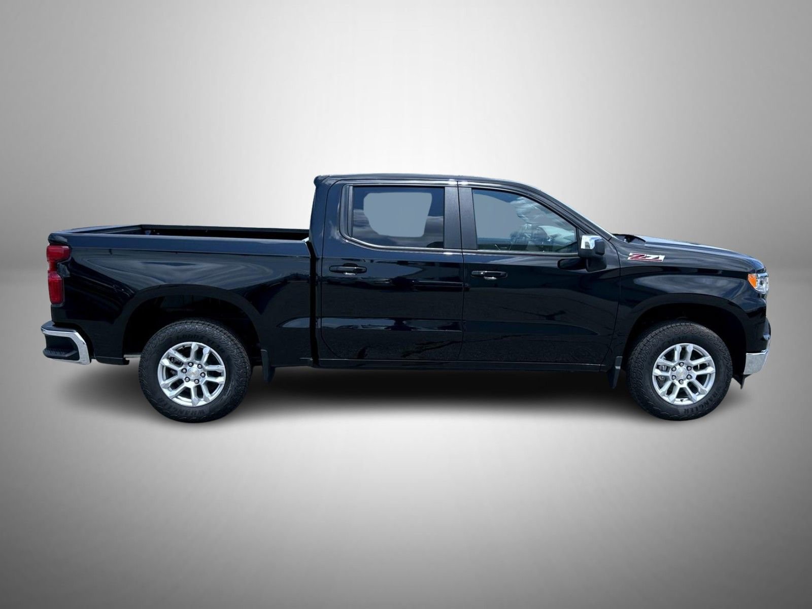 2025 Chevrolet Silverado 1500 LT photo 4