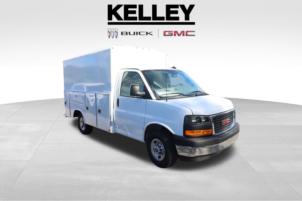 2025 GMC Savana Cutaway Work Van's photo
