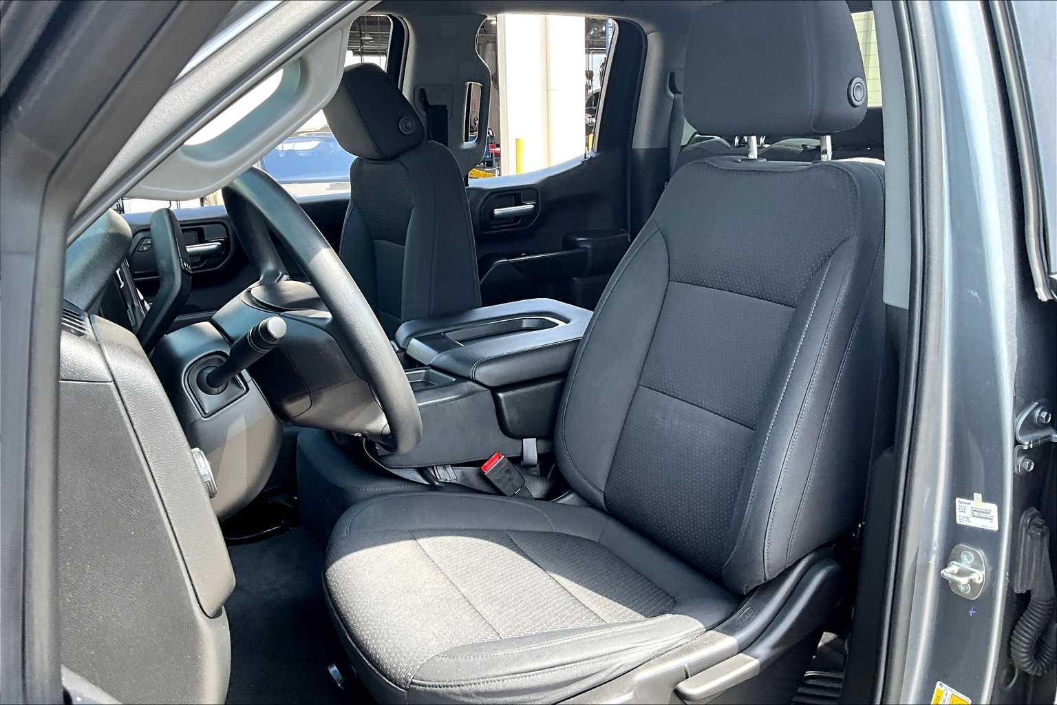 2020 Chevrolet Silverado 1500 Custom photo 7