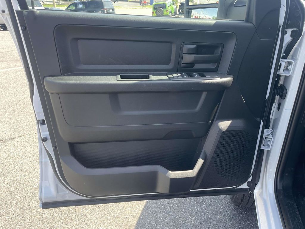 2025 Ram 2500 Tradesman photo 21