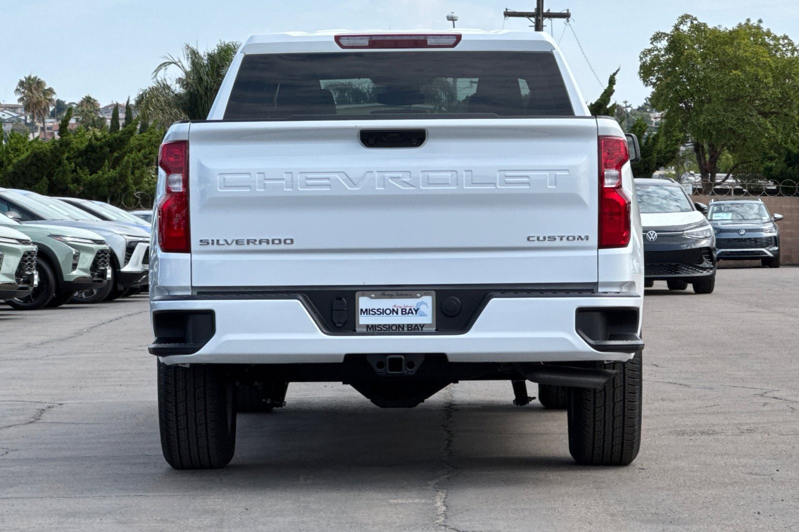 2025 Chevrolet Silverado Custom photo 5