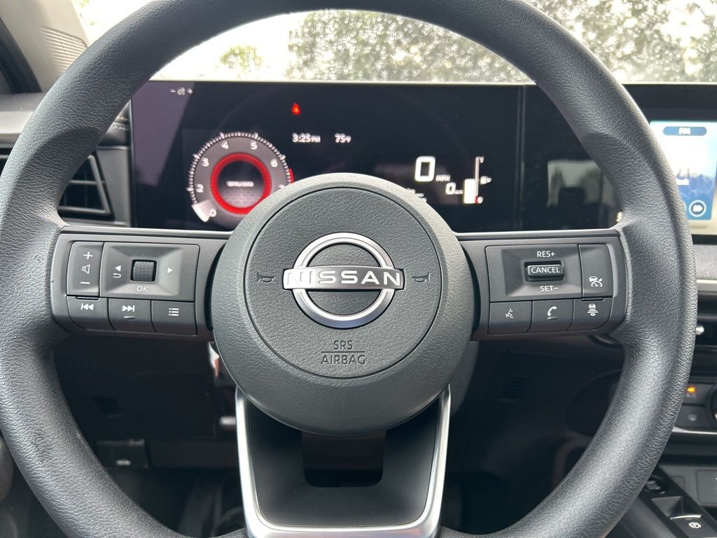2025 Nissan Kicks SV photo 14